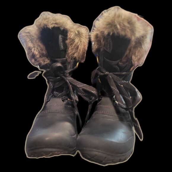 Khombu Women's size 6M Suede Snow Boots - Picture 2 of 3